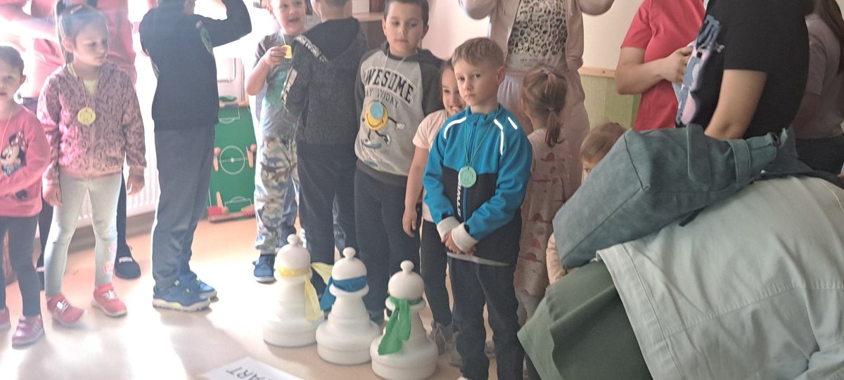 2025.04.fekvo8